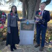 Use the arrows or slide the photo to see more