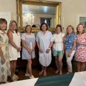 Use the arrows or slide the photo to see more