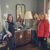 Use the arrows or slide the photo to see more